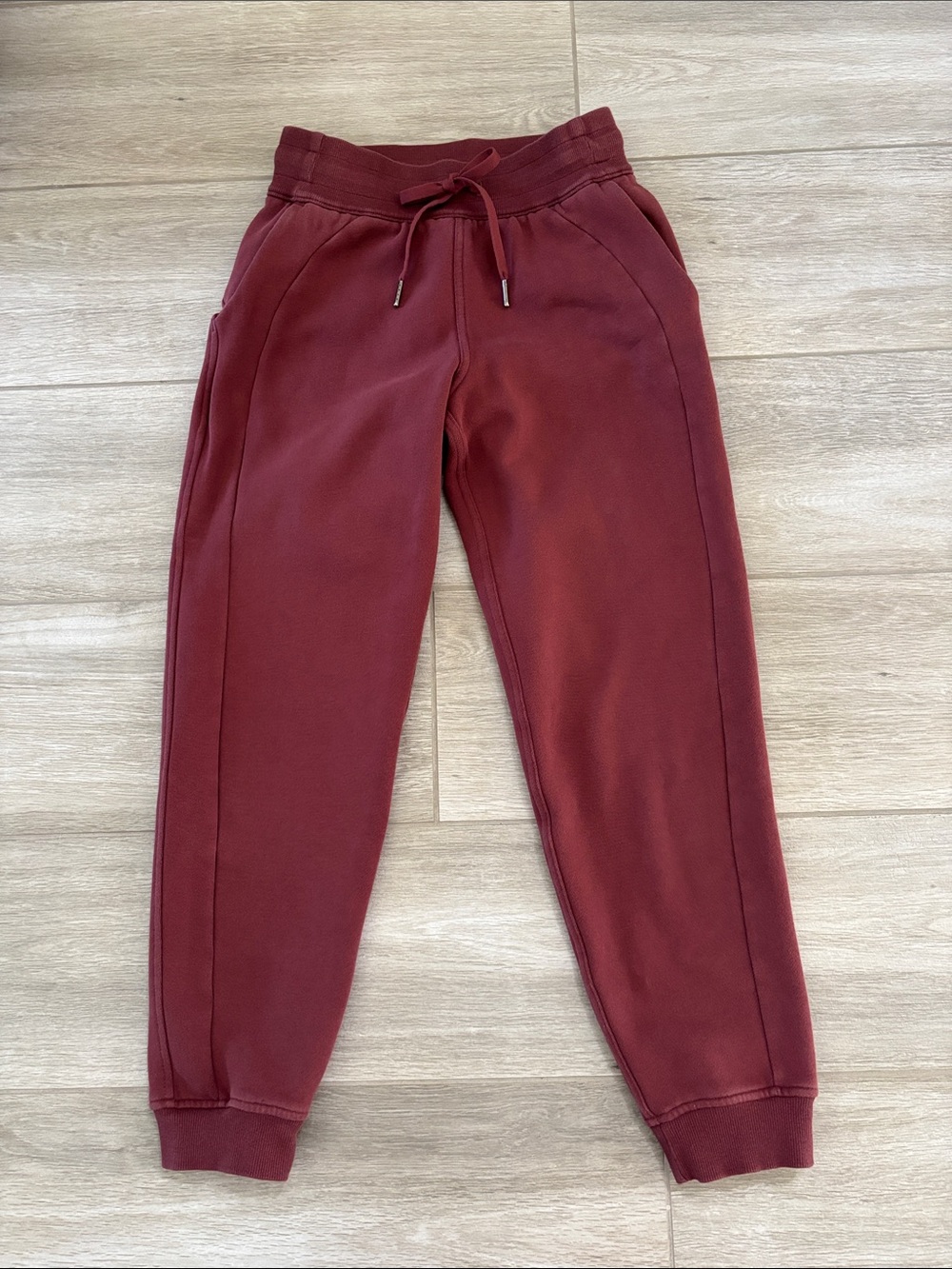 Lululemon Smokey Red Scuba Jogger Pants Size 2